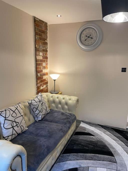 Apartamento Flat 3 Meadow View Cozy Getaway Hurst Exterior foto